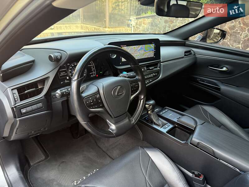 Седан Lexus ES 2021 в Киеве