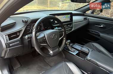 Седан Lexus ES 2021 в 