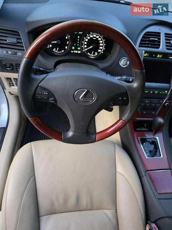 Седан Lexus ES 2007 в Ровно