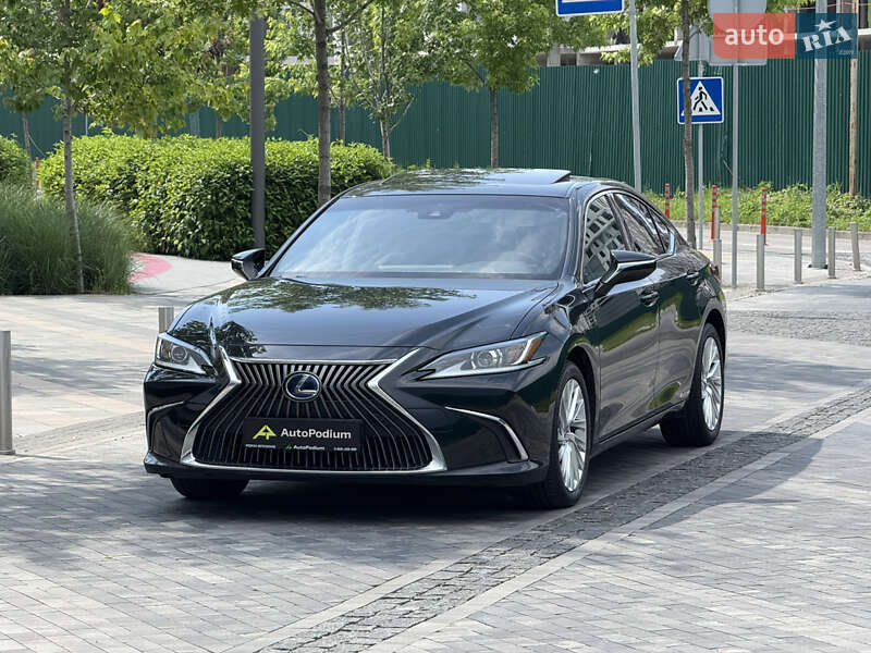 Lexus ES 2019