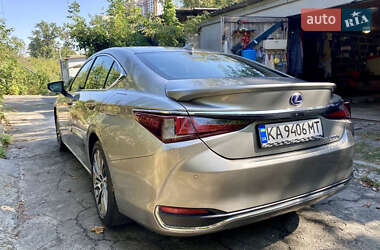 Седан Lexus ES 2019 в 