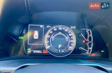 Седан Lexus ES 2019 в 