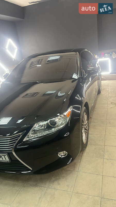 Седан Lexus ES 2014 в Киеве фото 4 Седан Lexus ES 2014 в Киеве