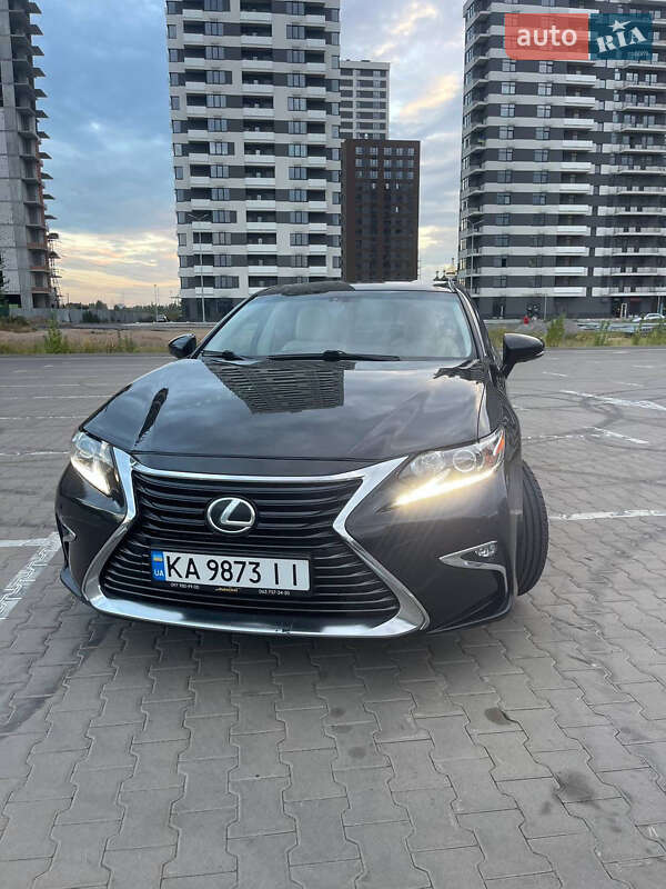 Седан Lexus ES 2016 в Киеве фото 5 Седан Lexus ES 2016 в Киеве