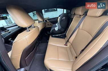 Седан Lexus ES 2020 в 