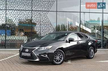 Седан Lexus ES 2018 в Киеве