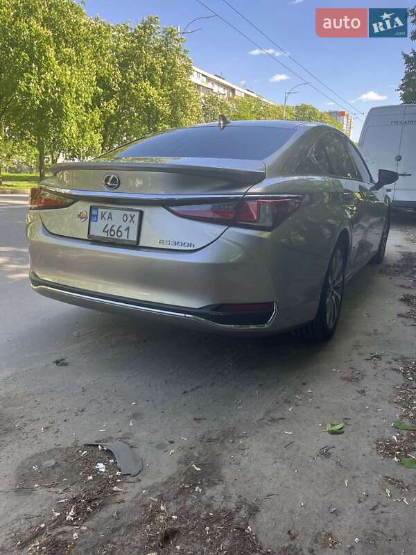 Седан Lexus ES 2019 в Києві