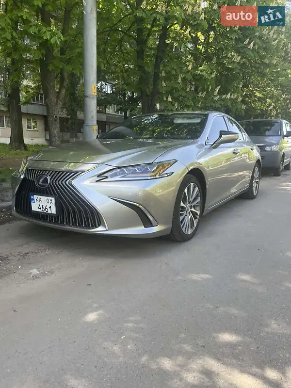 Lexus ES