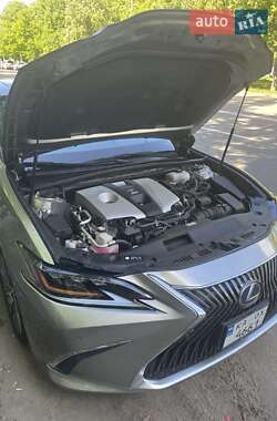 Седан Lexus ES 2019 в Києві