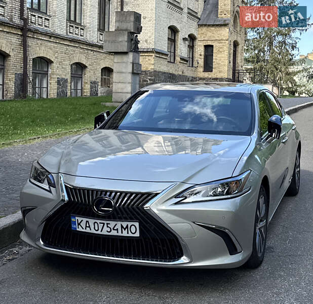 Седан Lexus ES 2021 в Киеве