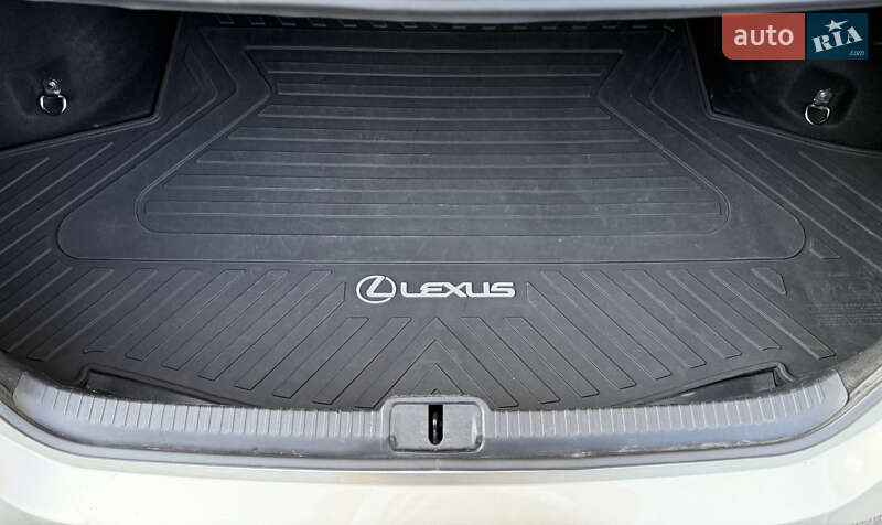 Седан Lexus ES 2021 в Киеве