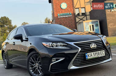Седан Lexus ES 2018 в 