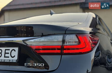 Седан Lexus ES 2018 в 