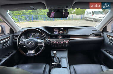 Седан Lexus ES 2016 в 