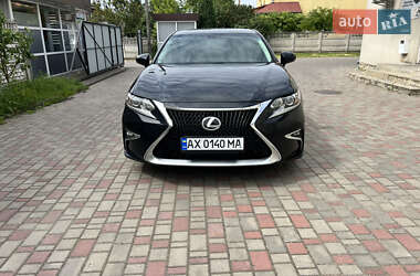 Седан Lexus ES 2016 в Костополе