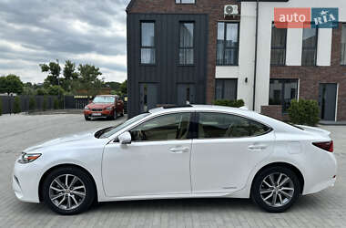 Седан Lexus ES 2018 в 