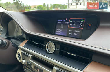 Седан Lexus ES 2018 в 