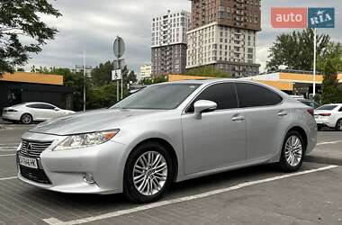 Седан Lexus ES 2012 в Дніпрі