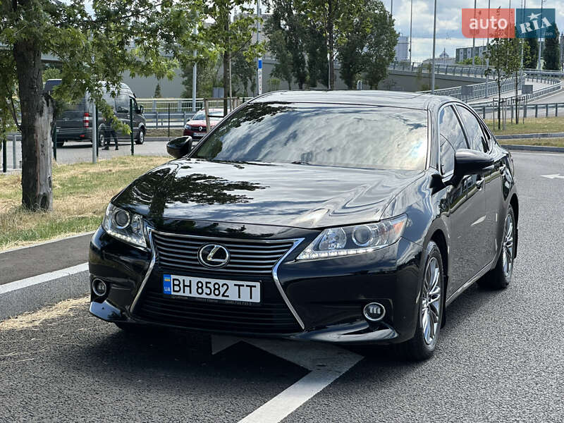 Седан Lexus ES 2012 в Одесі