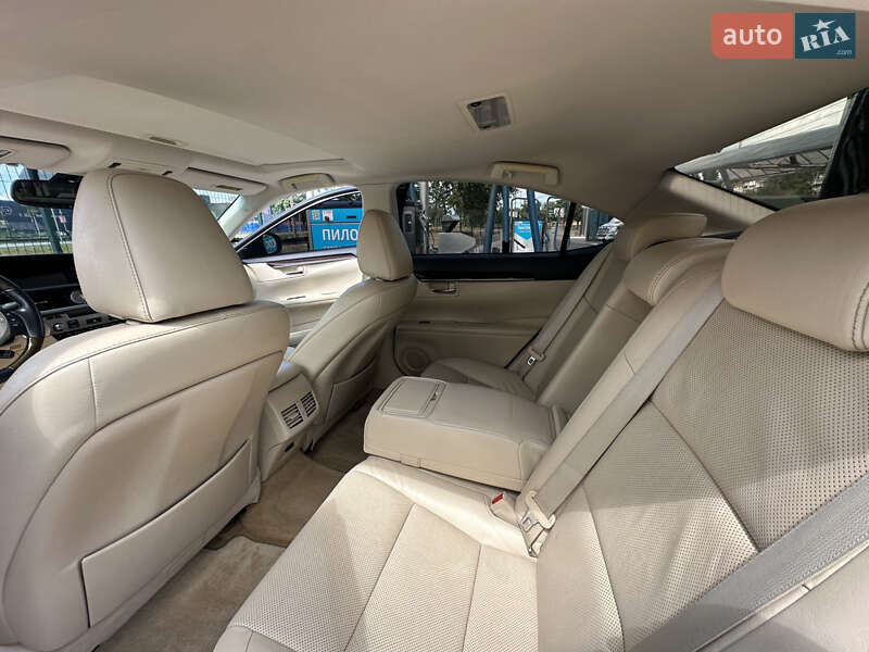 Седан Lexus ES 2012 в Одесі