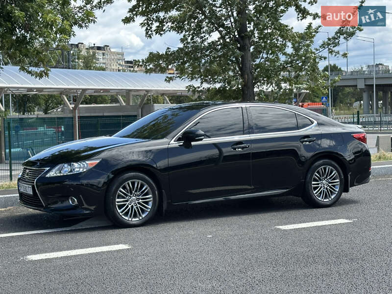 Седан Lexus ES 2012 в Одесі
