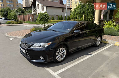 Седан Lexus ES 2014 в Киеве