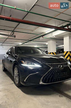 Седан Lexus ES 2022 в Киеве