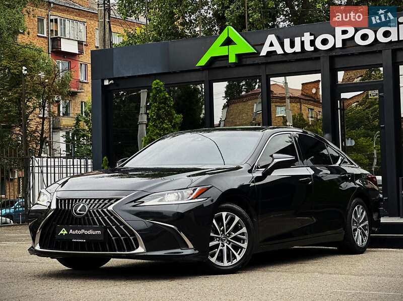 Lexus ES 2021