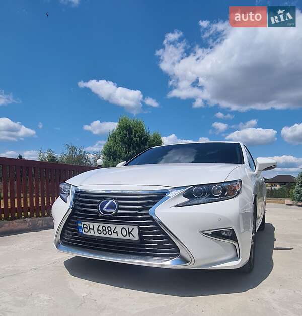 Lexus ES 2017
