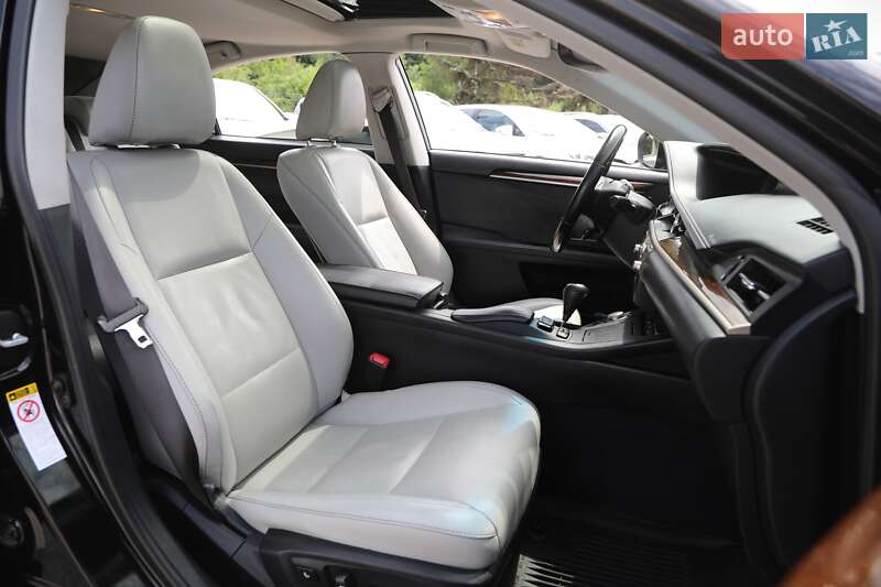 Седан Lexus ES 2015 в Харькове
