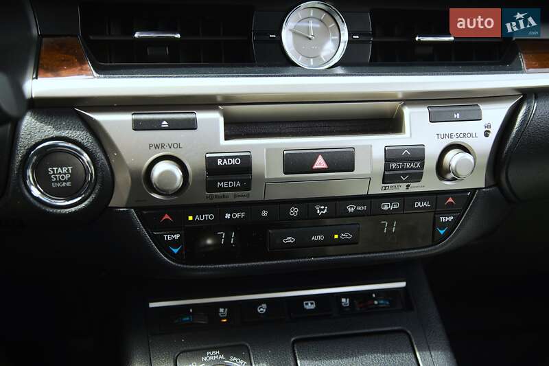 Седан Lexus ES 2015 в Харькове