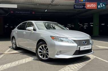Седан Lexus ES 2013 в Киеве
