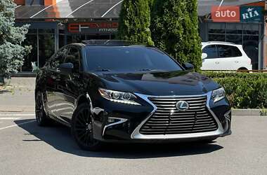 Седан Lexus ES 2016 в Киеве