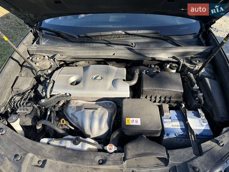 Седан Lexus ES 2017 в Киеве