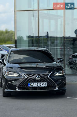 Седан Lexus ES 2019 в Киеве