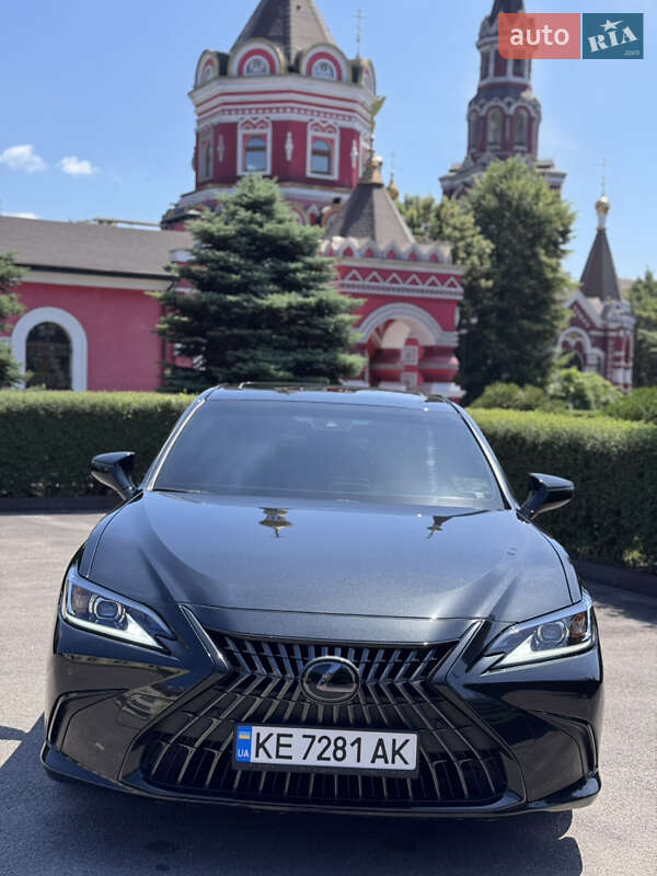 Седан Lexus ES 2022 в Киеве