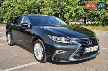 Седан Lexus ES 2016 в Киеве
