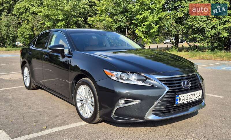 Седан Lexus ES 2016 в Киеве