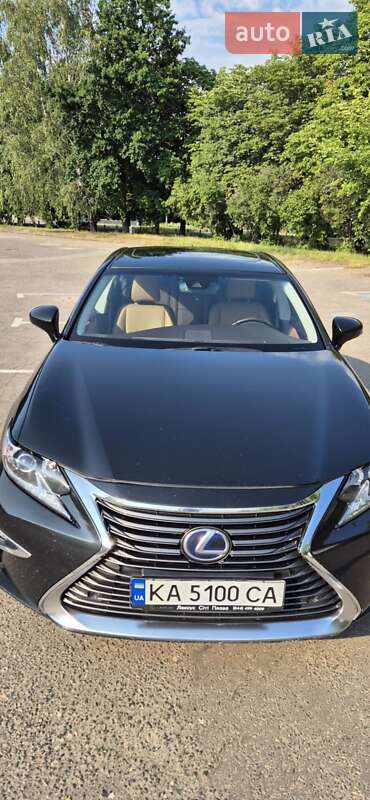 Седан Lexus ES 2016 в Киеве