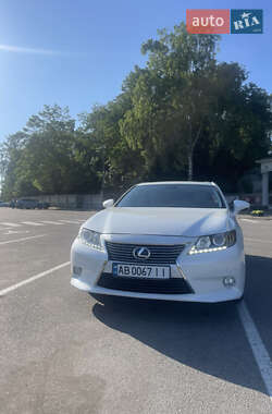 Седан Lexus ES 2013 в Виннице