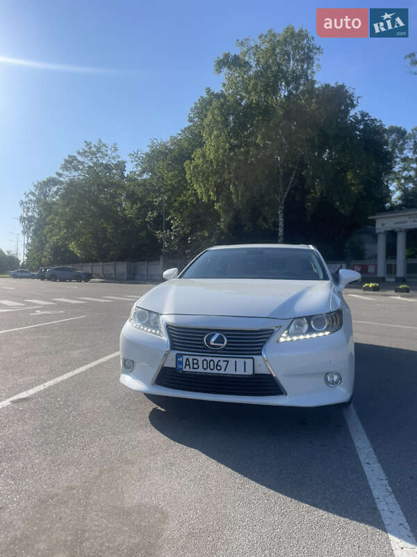 Седан Lexus ES 2013 в 