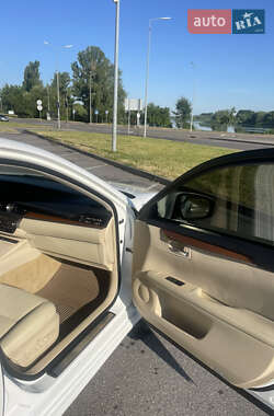 Седан Lexus ES 2013 в 
