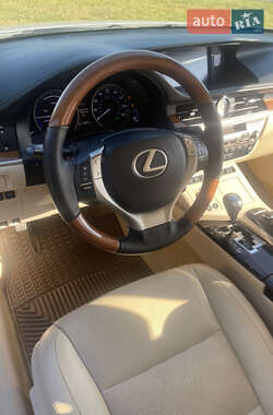 Седан Lexus ES 2013 в 