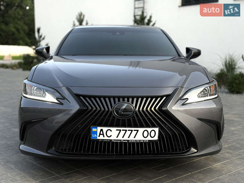 Седан Lexus ES 2020 в Луцке