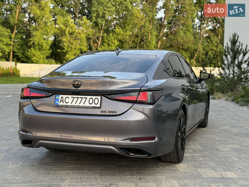 Седан Lexus ES 2020 в Луцке