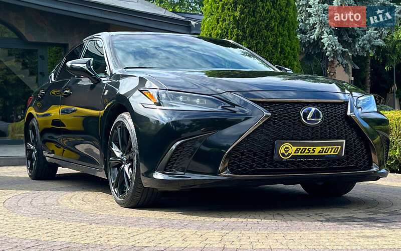 Седан Lexus ES 2022 в Львове