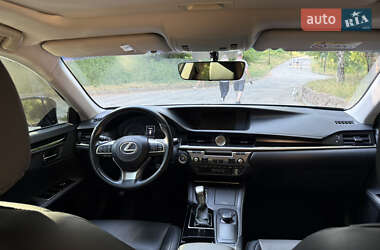 Седан Lexus ES 2017 в 