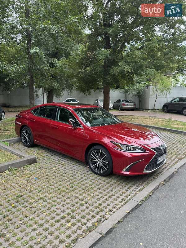 Седан Lexus ES 2022 в Киеве