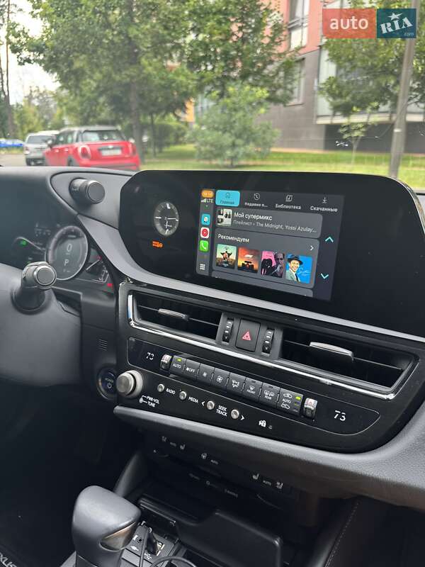 Седан Lexus ES 2022 в Киеве