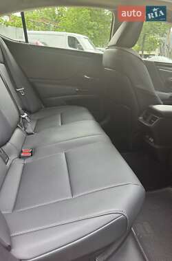 Седан Lexus ES 2022 в 